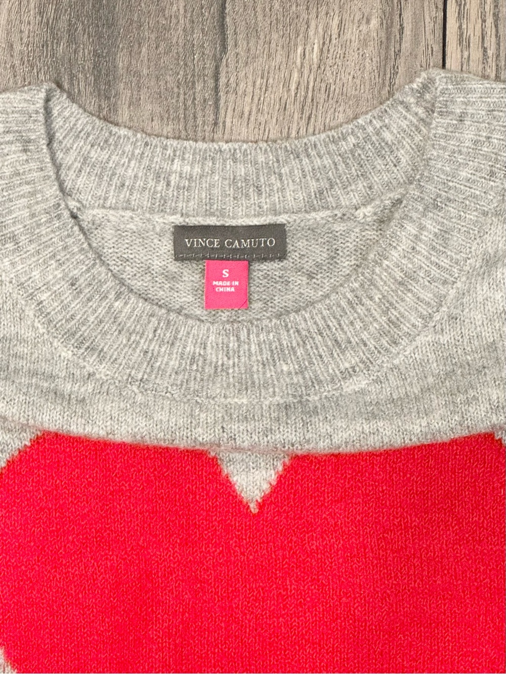 Vince Camuto Gray Red Heart Sweater Women’s S Valentine Oversized Knit - Picture 6 of 7